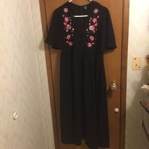 Shein Black Floral Embroidered Women’s Midi Dress M